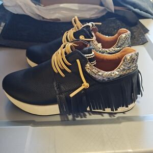 SHUSHOP PEPA FRINGE SNEAKER